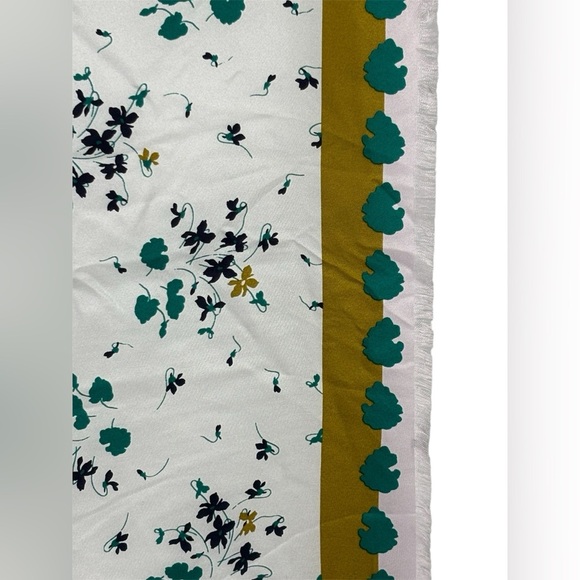Ann Taylor 100% Silk Printed Scarf 30X30 White withh Green Floral Gold Luxury - Picture 3 of 6